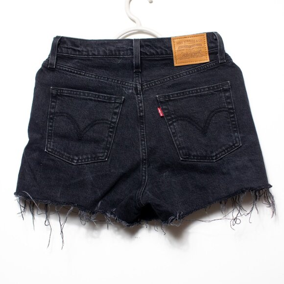 Levi's Ribcage High Waisted, size 26, Black Denim Shorts - Picture 2 of 5